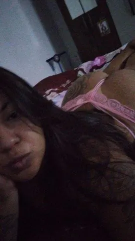 Oi mores,
Uma morena estilo mulherão , educada,cheirosa, simpática e cheia de tesão !
Gosto de fazer o oral  bem babadinho sem camisinha (dependendo da higiene)
Faço todas as posições, anal tbm faço porém depende do tamanho
Não sou apressada, gosto de satisfazer o cliente.

Faço massagem trântrica e relaxante, 
Faço chamada vídeo tbm, atendimento virtual e presencial.
Tô esperando você, NÃO TENHO LOCAL ATENDIMENTO EM MOTÉIS OU POUSADAS.