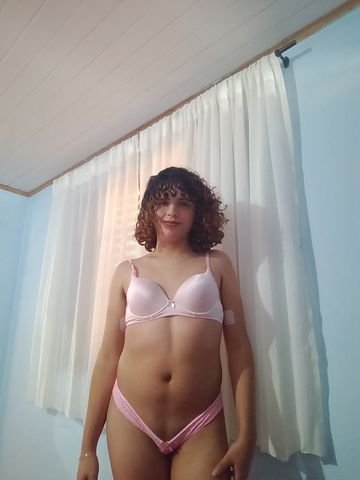 olá, tenho 19 anos, 1.68 altura, 60 kg, olhos castanhos claro, parda, passiva, ativa, 18 cm bem durinho, sou toda natural.
Atendo somente em motéis ou hotéis.
Só entre em contato se realmente tiver interesse, dispenso curioso!!
 Vendo conteúdos e faço chamada de vídeo.