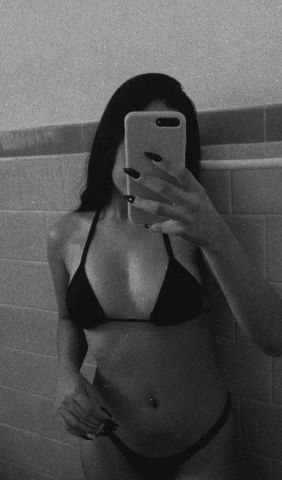 Acompanhante para saídas à motel ou a domicílio. Garota bonita ideal para homens de extremo bom gosto. Não me compare.

Disponível para pernoite e viagens.
Fico no Valparaiso, atendo qualquer região.