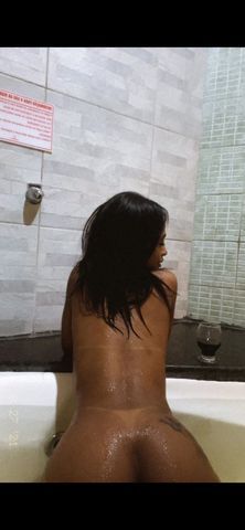 *COM LOCAL* 
Olá amores,estou de volta por aqui e com muitas outras novidades,sou uma garota de 20 anos mas com uma aparência de ser bem mais nova,sou magrinha e baixinha porém com um corpo proporcional,estou aqui pra te dar muito prazer e fazer você ir a loucura,vem se deliciar comigo 🤭🤤🤤
ESTOU COM PROMOÇÃO AMORES
200 com local 
oral e vaginal
Completo 250 com local 