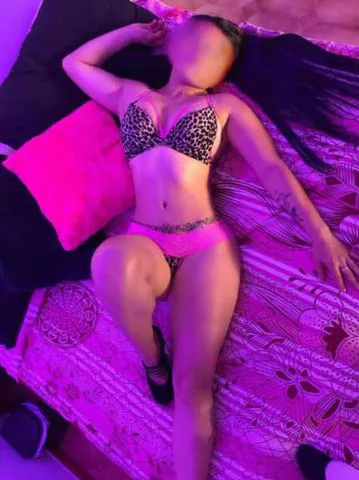 Olá, meu amor, eu me chamo Carol, você está no perfil certo para ter o melhor atendimento, sou uma bela garota de programa e não uso fakes, tenho 20 anos de idade.

Faço você gozar de verdade, sem enganação, sou ninfetinha muito fogosa e foda no amor. Vem me foder bem gostoso, vou te deixar de pernas bambas, vai querer repetir sempre.

Meu local tem estacionamento ao lado, fica aqui em Barueri, no Centro Comercial de Alphaville amor. Entre em contato o quanto antes comigo, pelo 83 9666-8228, vamos ter um encontro inesquecível, cheio de prazeres, beijos.