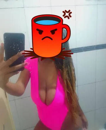 Olá, prazer sou uma jovem de 32 anos, morena, alta demais, sou peituda, toda natural, tenho um estilo único, uso cabelo black em meu cabelo, boca provocante e envolvente, elegante, bonita, boa de conversa, atenciosa e gosto de agradar. 
Sou bem cheirosa e limpinha, sempre me arrumar pra lhe receber! Não vai se arrepender.

Meu atendimento é delicioso e cheio de tesão, nada mecânico, faço estilo namoradinha me entrego à você, é apaixonante. me trate bem, que será tratado melhor ainda. Se é o que procura vamos logo marcar um encontro! estou te esperando e estou atendendo agora. 

Rapidinha 50 reais
Só boquete 35 reais.

