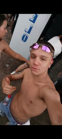 Novinho bundudo dotado super de boa 