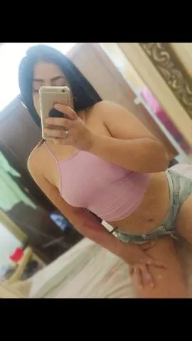 Oiiii vidas faço chamadas e presencial também vendo uns Conteúdos picantes só me chamarem no zap ..
Sou mulher vidas  e carinhosa...❤😍