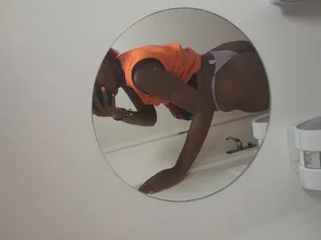 Boa noite, meus lindos venham aproveitar essa noite pra curtir uma deliciosa chamada ou, um delicioso conteúdo.

Atendo o Brasil inteiro em chamada de vídeo. Só chamar no privado!

1 hora de chamada de vídeo 80 reais 
2 HRS de chamada 150
Só conteúdo em vídeo 20 reais, um conteúdo. Só foto conteúdo 15 reais.

Chamem no WhatsApp para mais informações. Essa hora só atendimento online.