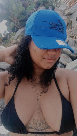 Olá amor, bem vindo ao meu mundinho safado, sou uma casada liberada que ama se exibir, e mostrar os macho dando em cima de mim, pro meu corninho safado, aqui vocês vão apreciar meu conteúdo 100% caseiro e real, sinta o meu prazer através das telas, meu amor 🔥🔥🔥
