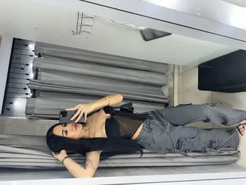 Sou uma morena muito cheirosa , simpática , educada e atenciosa ,( se vc tá cansado de encontro mecânico e apressado pode me chamar que não vai se arrepender ) , gosto de aproveitar cada minuto , gosto do que faço e faço muito bem feito .

Faço massagem tradicional / tântrica/ nuru , faço anal e realizo alguns fetiches ( valor diferenciado do que tá no anúncio ).

Pra encontros fora do meu local , eventos , jantares e viagens consultar disponibilidade e valores .

Faço também atendimento virtual e venda de conteúdo.

Meu local é discreto , limpo , climatizado e seguro .

Para um encontro maravilhoso peço que venha com a higiene em dia , pois eu estou sempre limpinha e cheirosa .