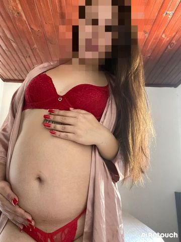 Olá amores, meu nome é Larissa estou gestante e trabalho como garota, sou muito carinhosa e fogosa tenho tudo que você procura para ficar cheio de tesao. 

Estou louquinha para te encher de prazer uma gravidinha safada. 

Me manda uma mensagem para marcar  alguns momentos inesquecíveis garanto que vou fazer você gozar gostoso.