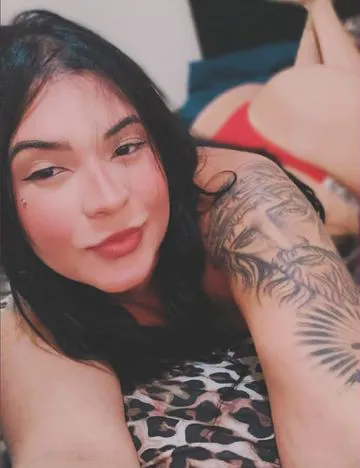 olá amores, me chamo Milena, sou uma acompanhante de 1.67 de altura, corpuda e bem safada com uma buceta quente e apertadinha, sem falar do oral babadinho que vai te enlouquecer.
atendo sozinha na praia grande, meu local é discreto e confortável. 
entre em contato pra me conhecer melhor, até logo.