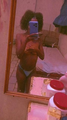 Satisfação mim chamo Camila sou garota de programa bora  fazer um amorzinho gostoso 😋