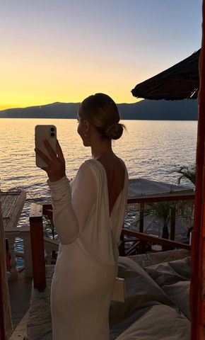 Ola,sou a Cecília tenho 26 anos de idade. Corpo totalmente natural. 1,60 de altura é 50 kilos.Tenho os cabelos longos e loiros,pele macia e delicada. Eu estou bem vestida elegante e sexy ao mesmo tempo,Perfumada e maquiada! Estou na cidade por poucos dias,então aproveite para ter um momento único comigo. Sou uma acompanhante de qualidade e de alto nível. Atendimento somente com foto no perfil ou envio direto para mim! Atendimento super tranquilo nada robótico,sou educada,simpática e carinhosa! Trago momentos de prazer,relaxamento e Tranquilidade Para você! Encontros são feitos em Motéis e Hotéis. Não tenho local próprio,Não FAÇO atendimento a domicílio. Faço Pernoite e viagens!
O uso do PRESENVATIVO é INDISPENSÁVEL  nos atendimentos. Prezo pelo Sigilo e Descrição!
  *Pagamento Pix,cédulas e cartão crédito e débito(com acréscimo na máquina de cartão).
•Não faço desconto!
•Não envio Amostra!
•Não atendo menores de idade!
•Não atendo casal!

Me chame somente os que tiver realmente interesse!
Obrigado bjs.