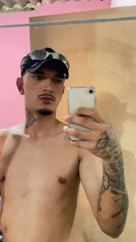 Olá sou seu novo vício, estou aqui para satisfazer seus fetiches venha me conhecer melhor e prova o quão provocante eu sou 🍆😈😈🔥