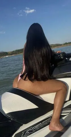 Olá, me chamo Thayane Menezes. Trabalho com massagens com finalização, tenho 19 anos meu atendimento é bem relaxante e sem pressa, aguardo sua mensagem 🤍☺️