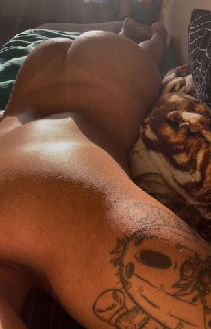 Olá moço, tudo bem?

Só pra ressaltar que sou travesti.

Moro atualmente em Aracaju e busco atender rapazes no sigilo, que visam ter novas experiências e aventuras prazerosas.


Ressalto mais uma vez que respeito totalmente o seu sigilo, trabalho com excelência e educação desde sempre.

O valor é a combinar.

Gentileza, se identificar com foto de rosto caso não tenha no perfil.