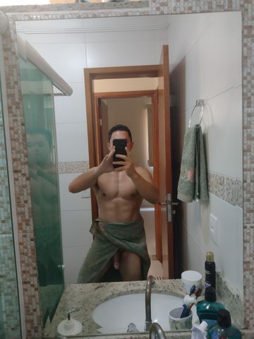 Olá! Sou um homem casado de 37 anos, buscando momentos casuais e divertidos. Valorizo a discrição e a cumplicidade, e estou aberto a conhecer mulheres de todos os estilos e personalidades.

Gosto de boas conversas, risadas e de momentos que vivemos intensamente. Se você também busca um encontro leve e sem compromissos, entre em contato!

**PS:** Respeito e sigilo em primeiro lugar. 😉