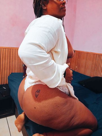 sou uma pretinha linda e simpática 
A companhia ideal pra vc que curte uma mulher agradável e bem safada 🔥