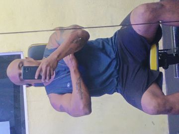 Sou ativo nao mando fotos pos estao no meu perfil nao faço sexo sem camisinha nao tenho local