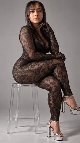 Amores tenho local disponível para atender vocês para mais informações me chamar no WhatsApp pois tem algumas restrições e vamos a combinar