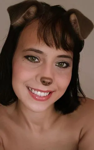 Olá me chamo Bruna 25 anos branquinha olhos verdes seios lindos rosados pepeka linda rosadinha igual Danone faço video chamada sem limite de tempo deixo vc bem a vontade na chamada 