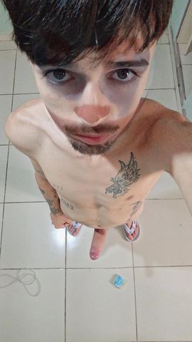 Sou uma pessoa educada, discreta e de boa comunicação, disponível para companhia e conversas em um ambiente respeitoso. Valorizo a privacidade, o conforto e o bom convívio, sempre com seriedade e responsabilidade. Atendo exclusivamente homens e prezo por um contato claro e tranquilo desde o início.