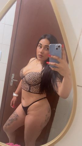 Vem esfregar a pontinha do teu pau nos lábios da minha vagina, vem me abrir bem e começar a invadir a minha bucetinha com a sua língua, fazendo movimentos circulares lá dentro assim eu fico louca.... já tô aqui imaginando você brincar no meu grelhinho… massagear, chupar, morder os meus grandes lábios..me lambuzando toda, vou virar a bundinha e você vai ficar louco passando a lingua no meu cuzinho.... Agora vou ficar de joelhos e vou ser tua vadia, começo chupando gostoso teu pau, punheteio e começo a lamber e chupar desde as bolas…engolindo uma e depois a outra, chupo e vou com a língua até a cabeça....beijando e chupando tentado colocar inteirinho na minha boca, agora vou esfregar nos seios, e você morrendo de tesão, vai querer me comer muito. De 4 vem esfregando seu pau na minha bucetinha só a cabecinha e tira, segura firme na minha cintura eu vou gemendo e pedindo para você colocar tudo... agora você ta sentindo minha bundinha deliciosa, meu cuzinho estava esperando por você, vou sarrando no seu pau, te beijando na boca com muito tesão e rebolando devagarinho, você desliza pra dentro minha buceta molhada está esperando por você sou a garota dos deus sonhos…vou fazer o seu pinto explodir de tanto gozar…Japa sapequinha NH com local