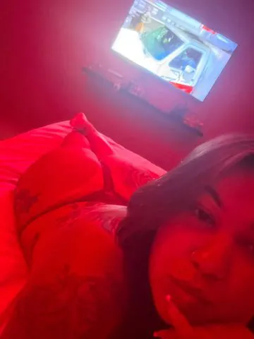Oi mores,
Uma morena estilo mulherão , educada,cheirosa, simpática e cheia de tesão !
Gosto de fazer o oral  bem babadinho sem camisinha (dependendo da higiene)
Faço todas as posições, anal tbm faço porém depende do tamanho
Não sou apressada, gosto de satisfazer o cliente.

Faço massagem trântrica e relaxante, 
Faço chamada vídeo tbm, atendimento virtual e presencial.
Tô esperando você, NÃO TENHO LOCAL ATENDIMENTO EM MOTÉIS OU POUSADAS.