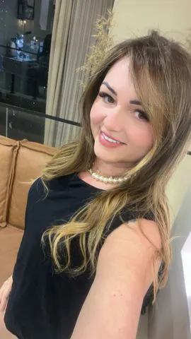 Olá meus amores!
me chamo naya uma acompanhante de alto nível,educada,discreta e elegante sendo também safadinha na cama.
tenho corpo todo natural com a pele branquinha e cheirosa,procuro ser uma companhia agradável começando com um bom bate papo
para quebrar o clima e com beijos para esquentar
bebo socialmente e tenho preferência por vinhos e espumantes.gosto de estar com homens educados,gentis e inteligentes que saibam valorizar a presença de uma bela mulher.tenho preferência por homens maduros.
“meu atendimento é sem pressa,nada mecânico e minhas fotos são reais”
adoro dar e receber prazer,com beijos e faço um oral molhadinho que você vai se apaixonar, também adoro ser retribuída!
estou aberta a convites