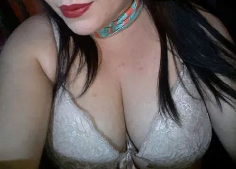 Ola meus amores tudo bem espero q sim vou falar um pouquinho sobre meu atendimento q é super tranquilo carinhoso e sem pressa começando por uma mamada no seu pau bem gostoso pra vc relaxar e socar gostoso na minha buceta toda molhadinha de tesão não faço anal tenho local próprio 