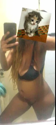 Olá, amores venham aproveitar esse domingo podendo gozar duas vezes sem pressa alguma por apenas 100 reais. Sou bastante carinhosa adoro conversar na hora do atendimento e meu atendimento é com finalização até gozar. Só lembrando que, não faço sem camisinha e não faço anal. Por favor! Sô não insista!

Estou atendendo normalmente nesse domingo e até meia noite se possível. 

Atendimento pra longe aumenta o valor e cliente que pede uber ida e volta pagando.

Obs: lembrando também, não tenho local. Atendo em hotel, carro, motel e vou a domicílio. Sou de Saracuruna! Atendo casais, atendo mulheres, atendo só homem.

Venham aproveitar essa tarde pra gozar gostoso comigo duas vezes por apenas 100 reais. Venham aproveitar essa promoção maluca. Não é toda vez que faço isso.