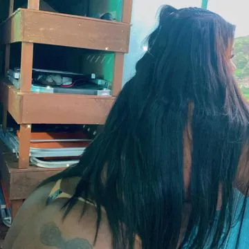 Morena 
Com local
Bbw