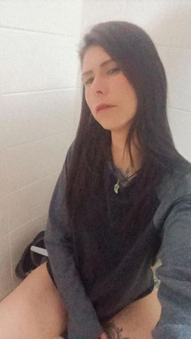 Dei um tempos dos atendimentos reais .Isso aí amores .
Mas Você que gosta de um conteúdo proibido e até fazer parte desse filminho tenho uma notícia boa pra você .
Vamos gravar ? Sim .
Você pode ter seu personalizado,seu vídeo já pronto de todos os tipos .
Venham conferir minhas aventuras no dia a dia 
Esses dias sai pra fazer entrega e advinha rolou mamada de joelhos na rua com os carros passando 
Moro dívisa de SBC com Diadema 
