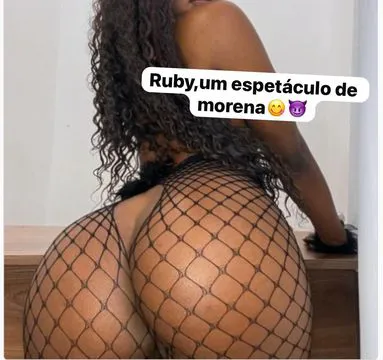 Sou a Ruby,uma joia preciosa,escort bem safada e sem pudores,pronta pra realizar seus feitiches e te fazer gozar de uma forma que você nunca gozou antes.
Vem gozar comigo,faço massagem tailandesa e prostática,beijo grego,além de um oral tão molhadinho que você vai a loucura. Tudo que você vai a loucura,tudo que você quiser para gozar bem gostoso.
Estarei disponível todos os dias,para tornar suas fantasias em realidades. Estou te esperando aqui no Imbuí em Salvador,local próprio,climatizado e todo pronto para essa aventura com toda descrição que sei que você gosta. 
Fico aqui em frente a madereira Brotas,espaço com toda privacidade para seu prazer. Me chama no WhatsApp e vamos marcar,beijinhos 