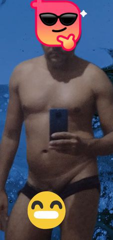 Sou acompanhante de sexo. Também faço massagem erótica ou normal.
"Atendo em motéis ou domicílio". 
(para mulheres e casais!) (G)!?!?!?
Hora mulher(single): 90,00
Hora casal (com a esposa): 110, 00
*Massagem com final feliz:
Hora: 110,00 mulher
Hora: 125,00 casal
*Massagem normal: (sem sexo)
Meia hora: 55,00
Hora: 80,00
Dote: 🍌18cm
Sou um moreno com cheiro de praia e bem safado na cama!!! 😋😋😋
Sou limpo, de confiança, e bem sigiloso. 
Vamos ver você aguenta o tranco comigo na cama!! 😄😄😄
"Atendo pela manhã com antecipação de agendamento."
"Pernoite pode ser negociado."
Atendo todos os tipos de mulheres:
Loiras, morenas, ruivas, magrinha, gordinha, pretinha, rica, normal. Não importa! Vem!!! 

