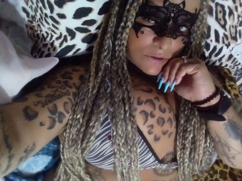Sou uma milf dominante intensa , exótica e incomparável!!  Faço atendimentos virtuais vídeo chamadas , conteúdos e sexting !!  Realizo fantasias total comprometimento no atendimento proporcionando  muita satisfação ao meu cliente!! 