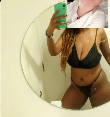 .Olá, amores venham aproveitar essa tarde pra curtir uma rapidinha deliciosamente por apenas 50 reais. Sou de Saracuruna e meu atendimento é estilo namoradinha com direito de beijo na boca, beijo grego, sexo gostoso e um boquete bem babadinho sem frescura nenhuma. Bebo leitinho e faço garganta profunda.

Venham aproveitar essa tarde! Só estou atendendo agora de tarde. De noite, não.

Venham enquanto é tempo! Sou de Saracuruna! Não possuo local! Mas atendo em carro, hotel, motel e vou a domicílio.

SÓ NÃO FAÇO SEM CAMISINHA E NÃO FAÇO ANAL.