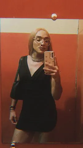 Novinha safadinha, vem aproveitar a melhor acompanhante dos Lençóis Maranheses, realizo seus fetiches e desejos. Afim de realizar um sexo gostoso? Vem que comigo tem!