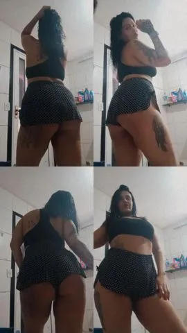 Sou simpática, carinhosa,sem frescura,sou paciente,me chame pra conversamos melhor..

Tenha compromisso com o combinado,muitos chama a garota faz se arrumar e some,outros faz ir até o local e não está esperando...Se não for não marque,meu tempo é precioso,como de todos obgd meus amores 