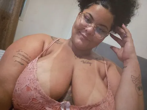 Sou uma BBW bem simpática carinhosa q tánbem gosto de um sexo selvagem adoro toma leitinho na boca faço várias posições sem frescura vendo um conteúdos e faço chamada de vídeo tánbem atendo com local no centro de São Vicente lugar discreto e limpo venha me conhece meu anjo 