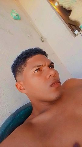 El moreno Fran estou aqui disponível...bora marcar esse dia pra passar un dia diferente  221624