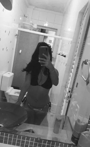Morena safadinha sou discreta, sem frescuras estou disponível pra companhia sem pressa, bem gostoso 🤤