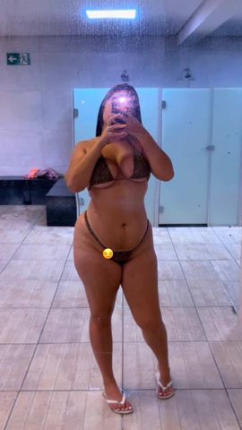 Oie amores , prazer me chamo Geyza 
 tenho 18 anos , sou uma garotinha bem safadinha não tenho frescura . Gosto de fazer de tudo , vídeos , chamada de vídeos , sexo , ops 🙈 um dos melhores .  “Tudo completo”🙃 está esperando oque?? Estou online no zap , estou aguardando sua mensagem amor!!😘❣❣