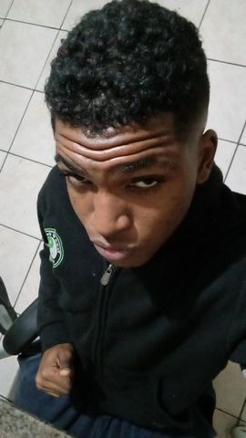 Pretinho da rola grande..
Só pra fazer uma moeda...
Acredite vai valer a pena 
Te fazer gozar é a missão...