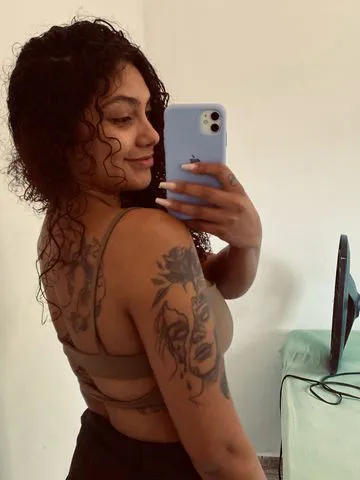 Oi, meus lindos, vocês estão bem? 
Eu sou a Moana, acompanhante morena de parar o trânsito,
linda e toda gostosinha só para te satisfazer.
Tenho um jeito sedutor de ser, simpática e educada.
Tudo que você pode querer em uma mulher,
mas o melhor de tudo é que sou super safada na cama.
Amo as coisas boas da vida e sexo bem gosto é uma das melhores,
não concorda?
Por isso, se quiser dar aquela fugidinha do dia a dia para me conhecer,
garanto que não vai se arrepender.
Eu atendo homens e mulheres e só peço respeito e higiene,
assim vamos poder nos divertir muito. Atendo com horário marcado.
Por favor, entre em contato com antecedência de no mínimo,
meia hora para podemos combinar e agendar nosso encontro.
Uma pequena burocracia para muito prazer.
Aceito cartões e pix. Espero por você.
Beijinhos.