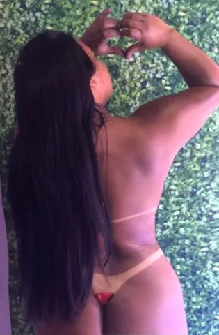 Alicy MOREIRA BRONZEADA ESTOU RETORNANDO AOS ATENDIMENTOS SO EM MOTEL É CLIENTE QUE EU JA COMENÇO.  SÓ VOU RESPONDER O WHATSAPP DEPOS QUE O CLIENTE SE INDETIFICA.  