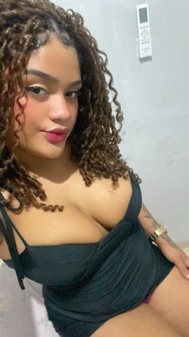 Sou uma morena tranquila , gosto de conversar ,sou alegre cuidadosa morena nordestina doída pra te satisfazer e esquenta o clima 
