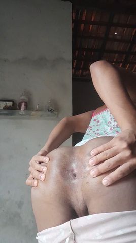 Sou uma putinha novinha versátil atendo em motéis quero gala e gozar em chamadas e panks 