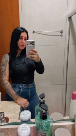 Thais  393661