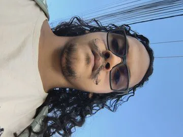 Me chamo Rodrigo, atendo mulheres e casais, preferência por mulheres maduras.
