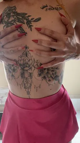 Branquinha,tatuada,safada,sem frescura, dar o melhor do seu prazer😈😈🤤