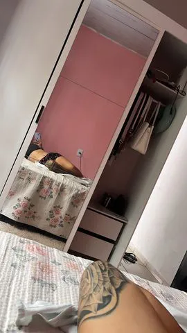 Olá , tudo bem ? Ao me chamar peço que leia a descrição do site ! 
 na cama sou tranquila e sem frescura faço oral e vaginal não faço anal então ao me chamar peço que sejam decididos . Uber de ida e volta por conta do cliente 
Não tenho local